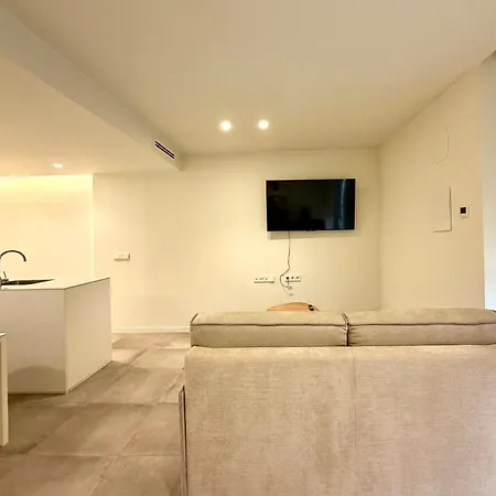 Convenient Near Nou Mestalla & Metro Daire