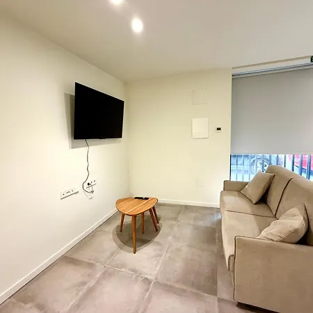 Convenient Near Nou Mestalla & Metro Appartement